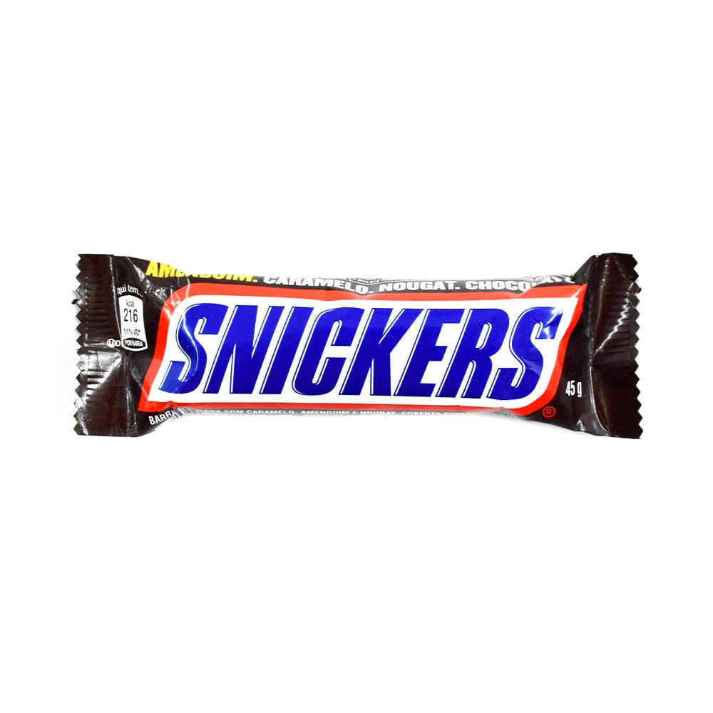 Snickers на белом фоне