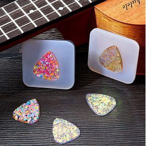 Molde de silicona de pua de guitarra de 3cms.