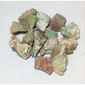 Piedras semi preciosas Crisoprasa en bruto piedras de 1.5 a 3cms. en paquete de 100grs.